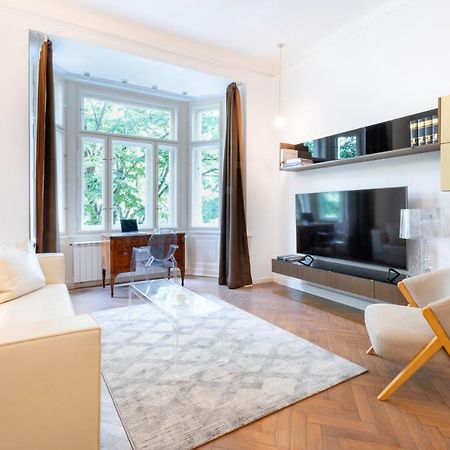 Elegant Paris Ave Apartment With A Terrace Praga Esterno foto