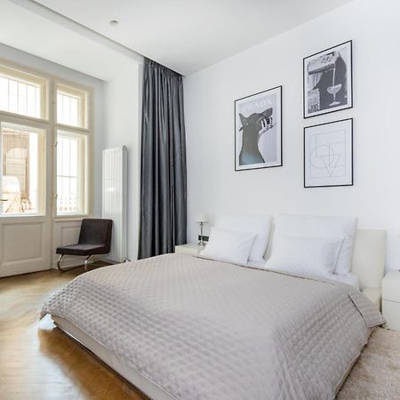 Elegant Paris Ave Apartment With A Terrace Praga Esterno foto