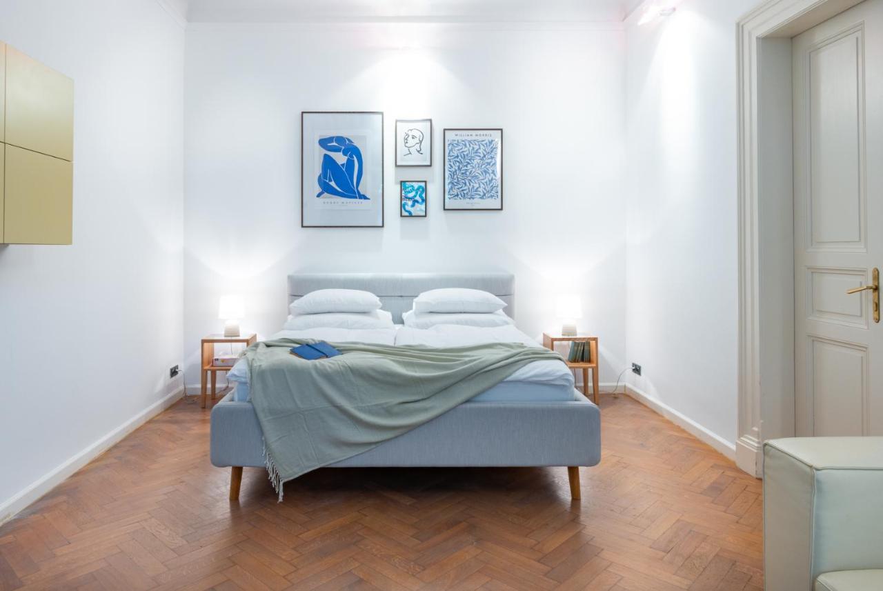 Elegant Paris Ave Apartment With A Terrace Praga Esterno foto