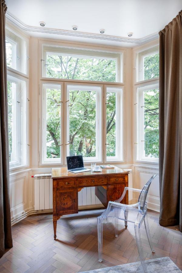 Elegant Paris Ave Apartment With A Terrace Praga Esterno foto